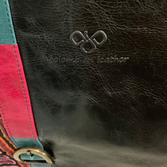 Columbian black leather crossbody - Picture 6 of 9